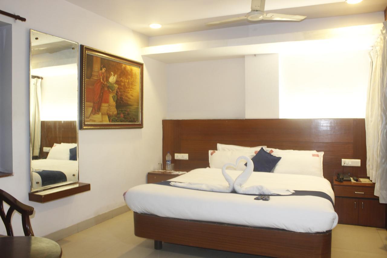 Hotel Chandra'S Visakhapatnam Exterior photo